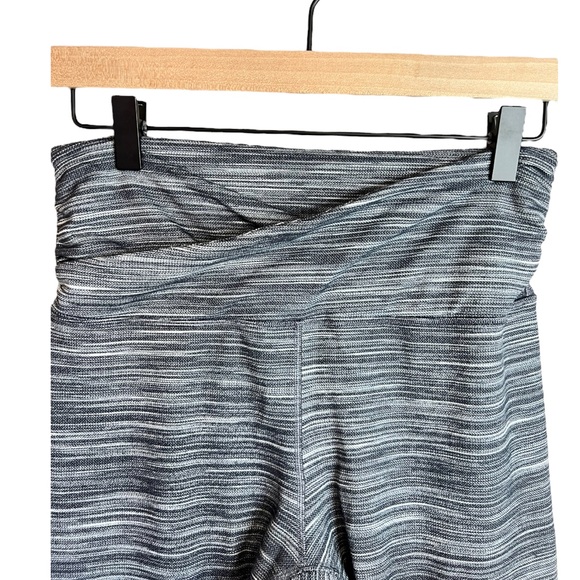 Lululemon Align Crop Cross Waist Mini Space Dye Herringbone - Picture 4 of 9